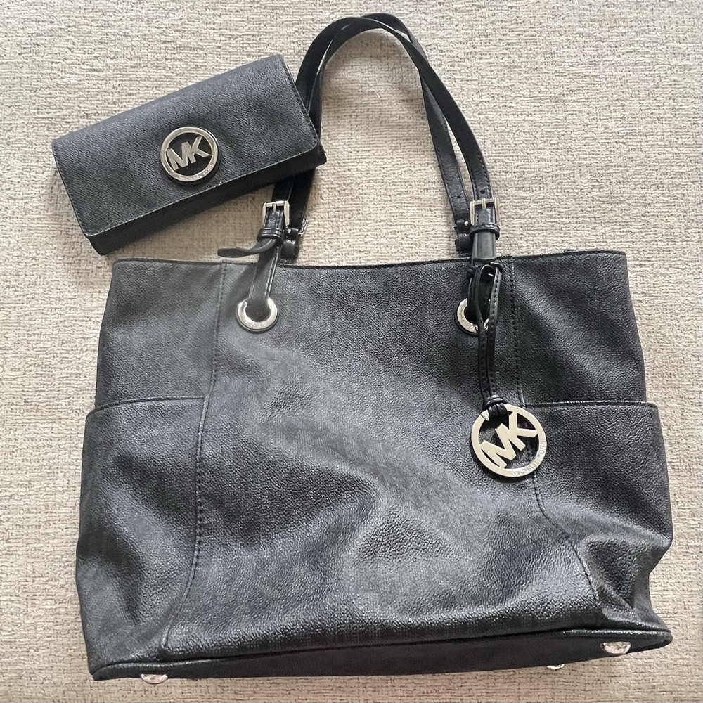 Michael Kors Black Signature Tote Shoulder Bag‎ Purse with Matching Wallet